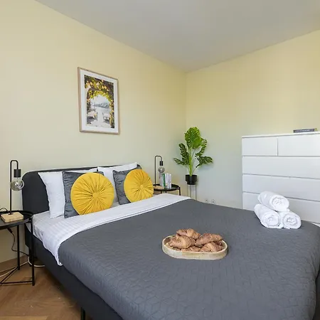 Lumina 3 Rooms Apart With Balcony I Arkadia Mall 公寓 *