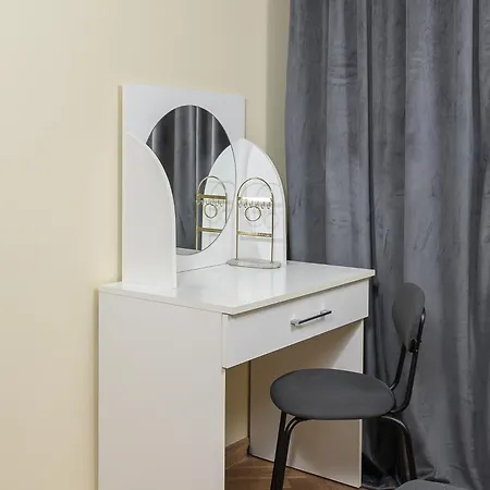 Lumina I 2br With Balcony I 8 Guests I Arkadia Mall وارسو
