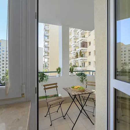 Lumina 3 Rooms Apart With Balcony I Arkadia Mall